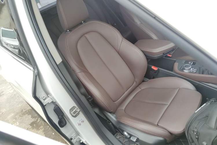 Used BMW X1 2022 sDrive25Li Leading Model Right Front Seat