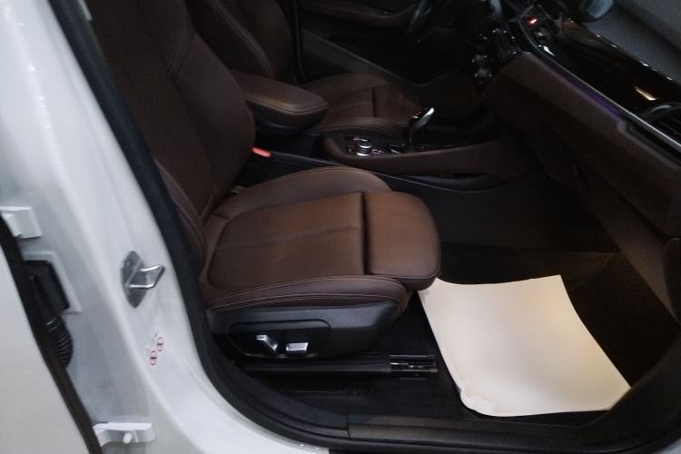 Used BMW X1 2022 sDrive25Li Leading Model Right Front Seat