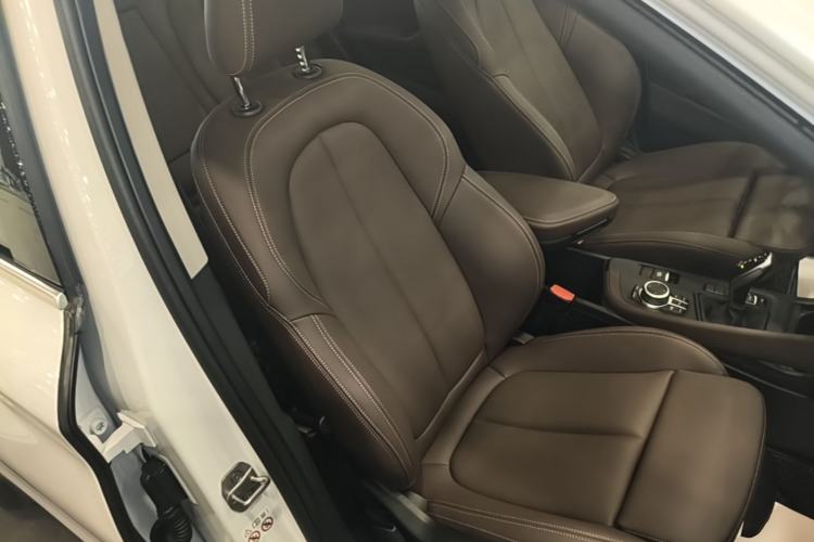 Used BMW X1 2022 sDrive25Li Leading Model Right Front Seat