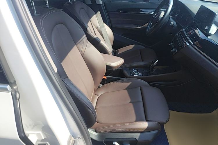 Used BMW X1 2022 sDrive25Li Leading Model Right Front Seat