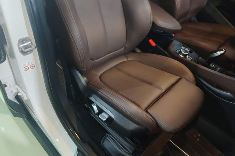 Used BMW X1 2022 sDrive25Li Leading Model Right Front Seat