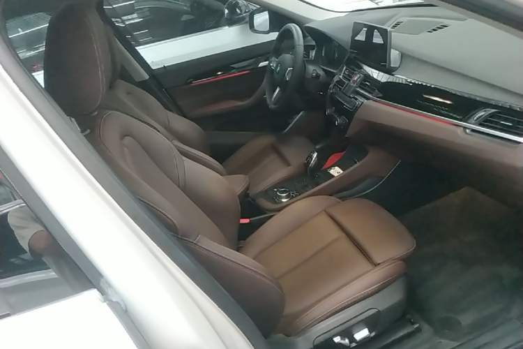 Used BMW X1 2022 sDrive25Li Leading Model Right Front Seat