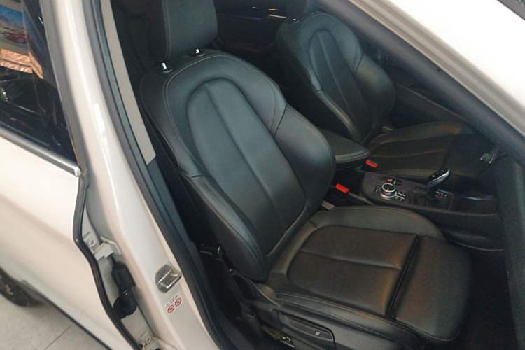 Used BMW X1 2022 sDrive20Li Fashion Model Right Front Seat