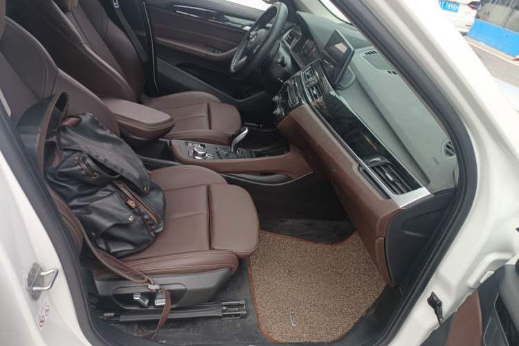 Used BMW X1 2022 sDrive25Li Leading Model Right Front Seat