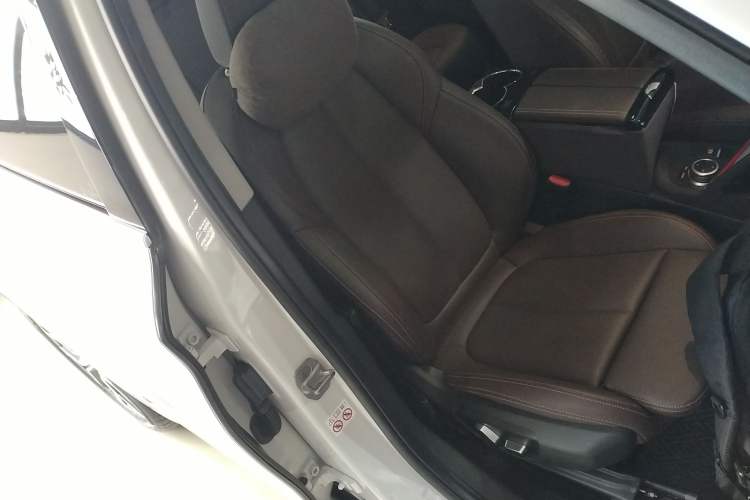 Used BMW X1 2022 sDrive25Li Leading Model Right Front Seat