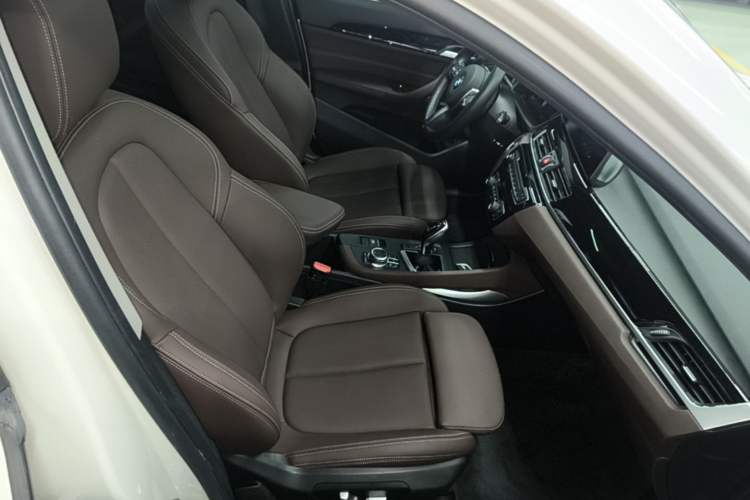 Used BMW X1 2022 sDrive25Li Leading Model Right Front Seat