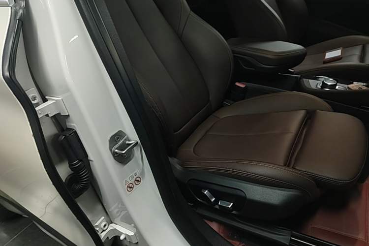 Used BMW X1 2022 Updated xDrive25Li Premium Edition Right Front Seat