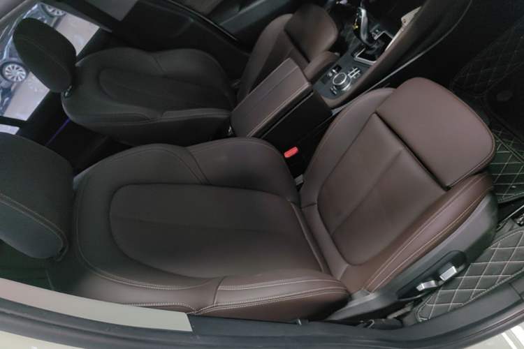Used BMW X1 2022 sDrive25Li Leading Model Right Front Seat