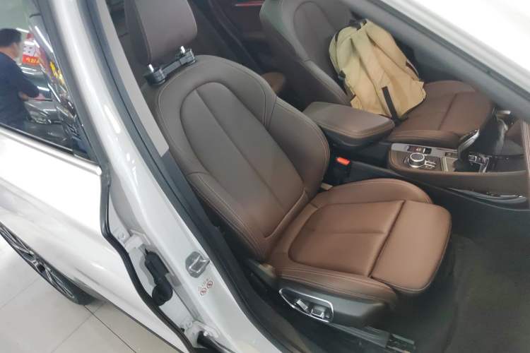 Used BMW X1 2022 Updated xDrive25Li Premium Edition Right Front Seat