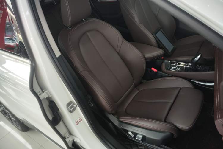 Used BMW X1 2022 Updated xDrive25Li Premium Edition Right Front Seat