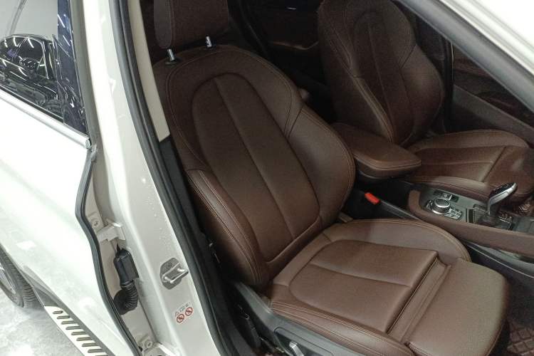 Used BMW X1 2022 sDrive25Li Leading Model Right Front Seat