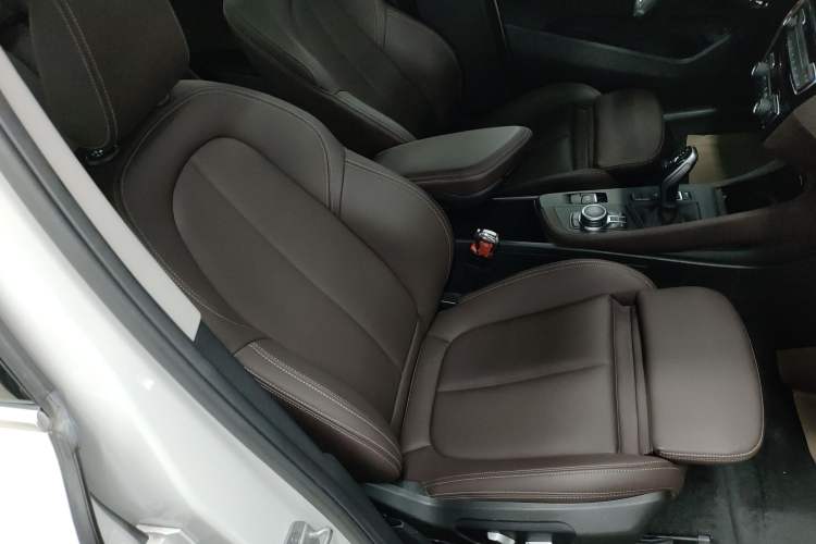 Used BMW X1 2022 sDrive25Li Leading Model Right Front Seat
