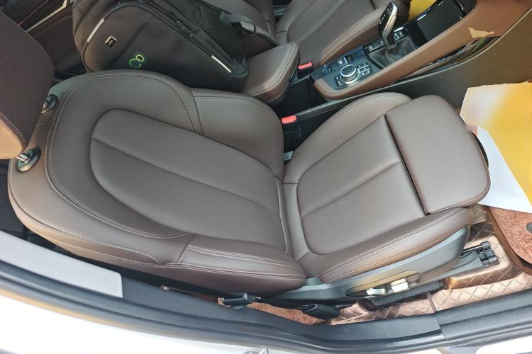 Used BMW X1 2022 Updated xDrive25Li Premium Edition Right Front Seat