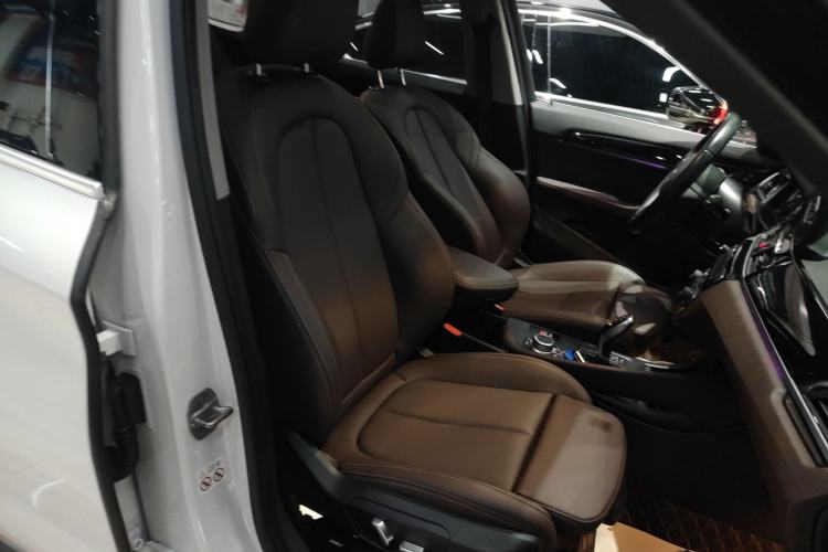 Used BMW X1 2022 sDrive25Li Leading Model Right Front Seat