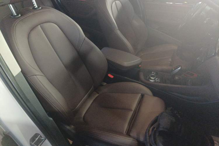 Used BMW X1 2022 sDrive25Li Leading Model Right Front Seat