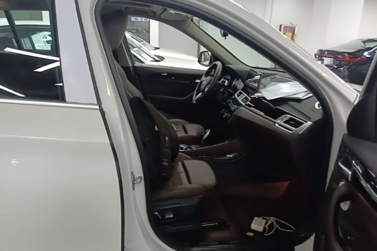 Used BMW X1 2022 sDrive25Li Leading Model Right Front Seat