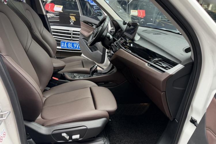Used BMW X1 2022 sDrive25Li Leading Model Right Front Seat