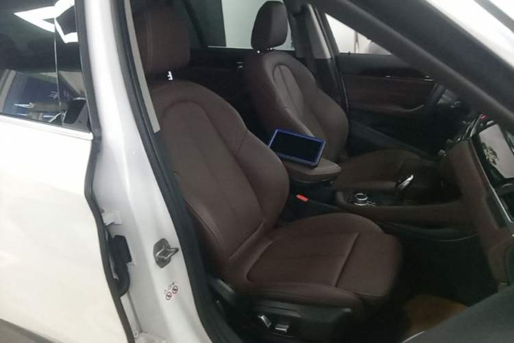 Used BMW X1 2022 sDrive25Li Leading Model Right Front Seat