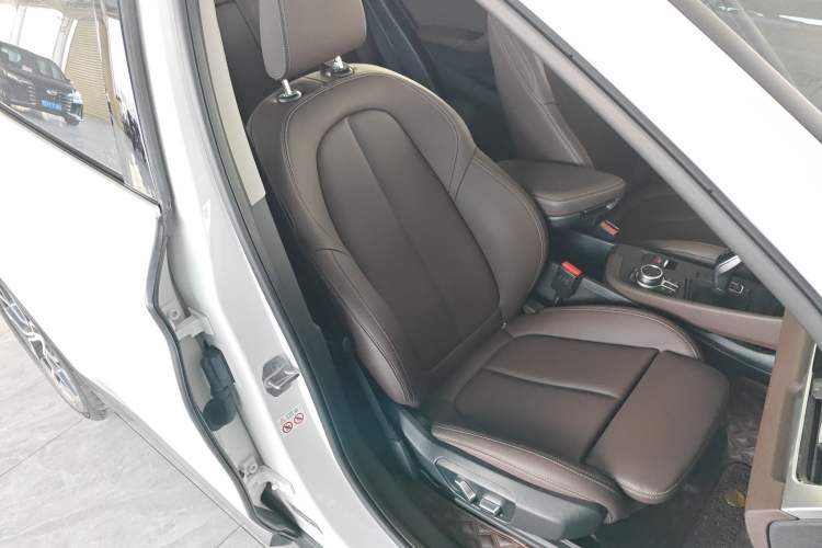 Used BMW X1 2022 sDrive25Li Leading Model Right Front Seat