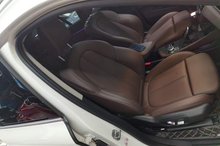 Used BMW X1 2022 sDrive25Li Leading Model Right Front Seat