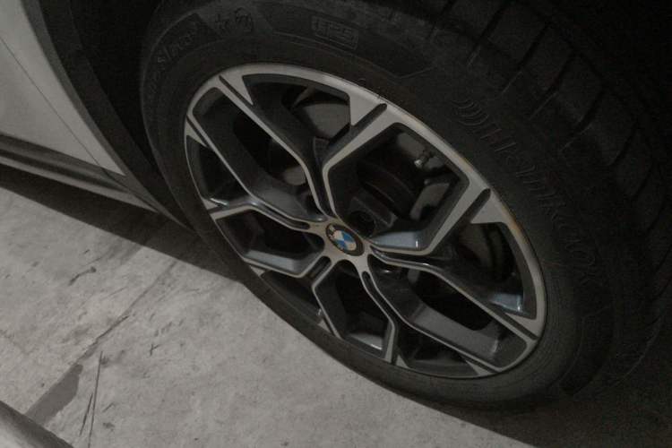Used BMW X1 2022 sDrive25Li Leading Model Right Front Wheel Hub