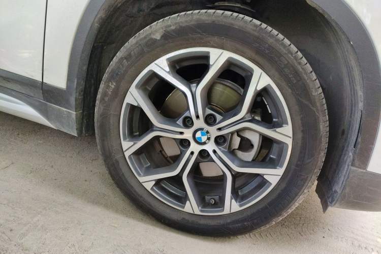 Used BMW X1 2022 sDrive20Li Fashion Model Right Front Wheel Hub