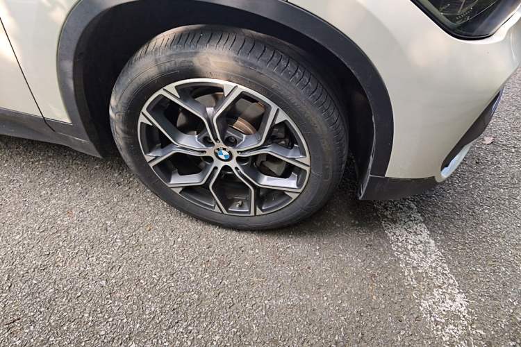 Used BMW X1 2022 sDrive25Li Leading Model Right Front Wheel Hub
