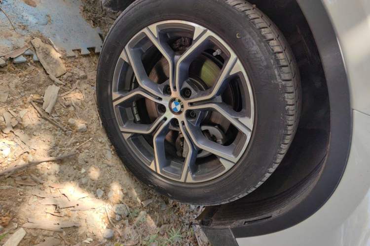Used BMW X1 2022 sDrive25Li Leading Model Right Front Wheel Hub