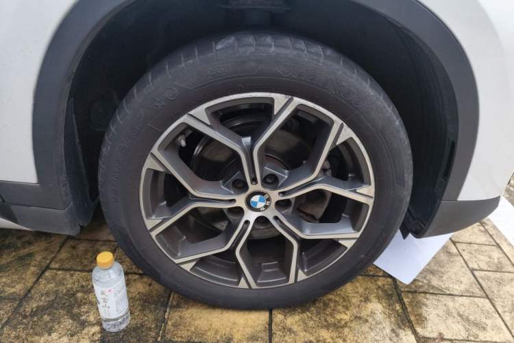Used BMW X1 2022 sDrive20Li Fashion Model Right Front Wheel Hub