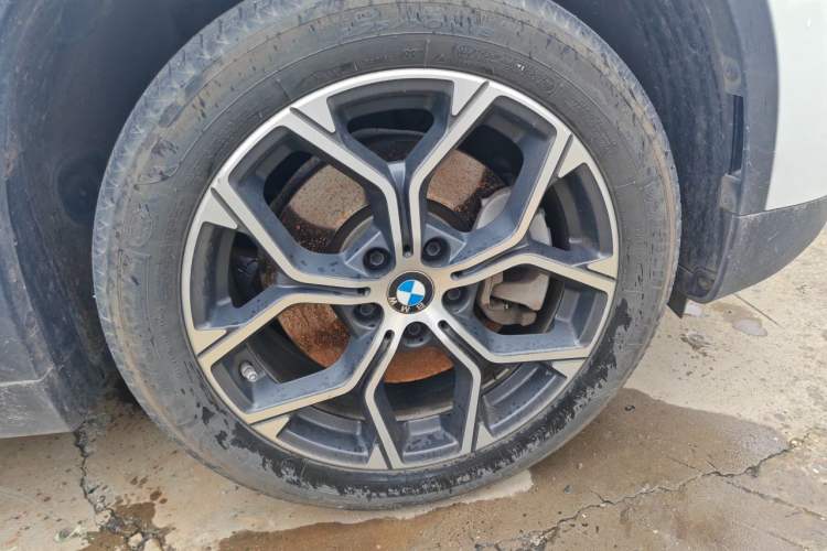 Used BMW X1 2022 sDrive25Li Leading Model Right Front Wheel Hub