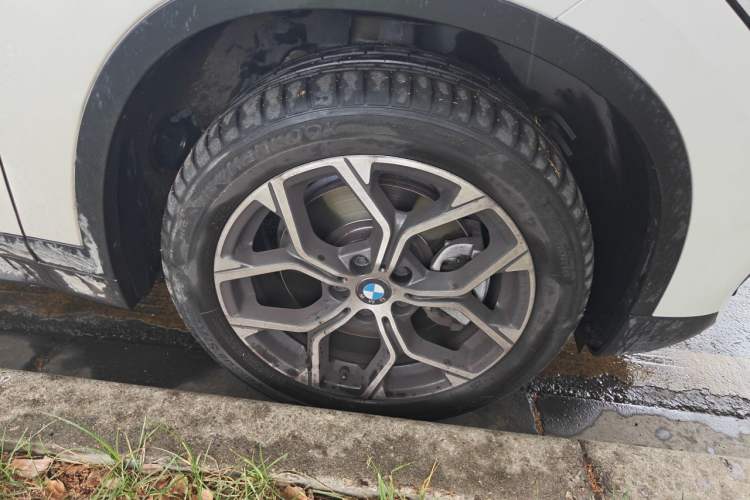 Used BMW X1 2022 sDrive25Li Leading Model Right Front Wheel Hub