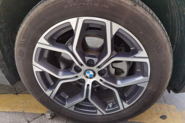 Used BMW X1 2022 sDrive20Li Fashion Model Right Front Wheel Hub