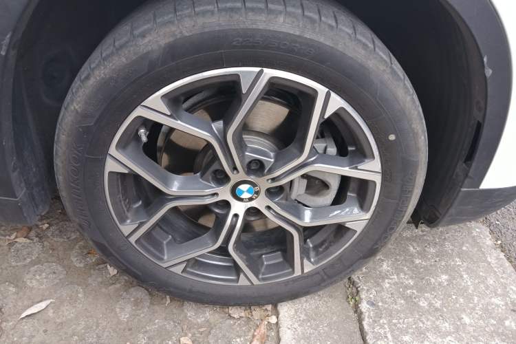 Used BMW X1 2022 sDrive25Li Leading Model Right Front Wheel Hub