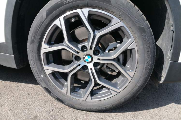 Used BMW X1 2022 sDrive25Li Leading Model Right Front Wheel Hub