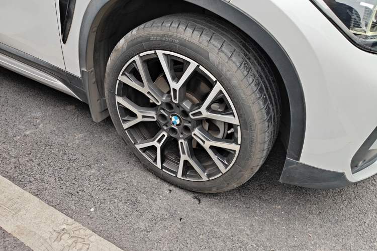 Used BMW X1 2022 xDrive25Li Luxury Model Right Front Wheel Hub