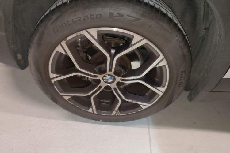 Used BMW X1 2022 sDrive25Li Leading Model Right Front Wheel Hub