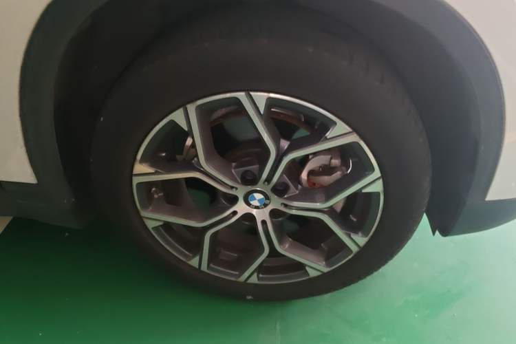 Used BMW X1 2022 sDrive25Li Leading Model Right Front Wheel Hub