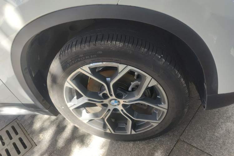 Used BMW X1 2022 sDrive20Li Fashion Model Right Front Wheel Hub