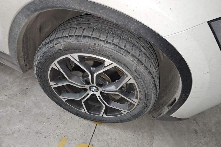 Used BMW X1 2022 sDrive20Li Fashion Model Right Front Wheel Hub