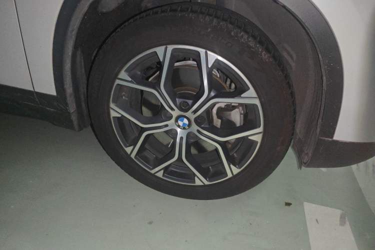 Used BMW X1 2022 sDrive25Li Leading Model Right Front Wheel Hub