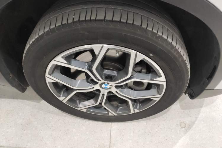 Used BMW X1 2022 sDrive25Li Leading Model Right Front Wheel Hub