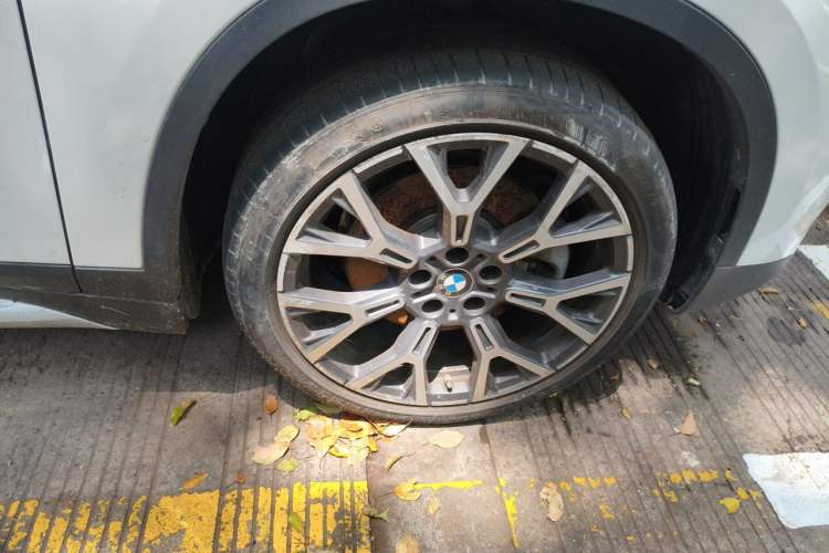 Used BMW X1 2022 Updated xDrive25Li Premium Edition Right Front Wheel Hub