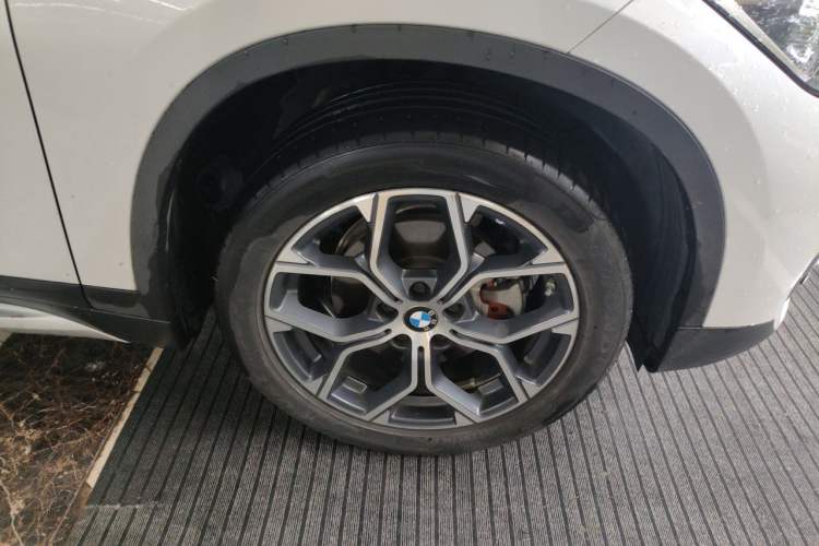 Used BMW X1 2022 sDrive20Li Fashion Model Right Front Wheel Hub