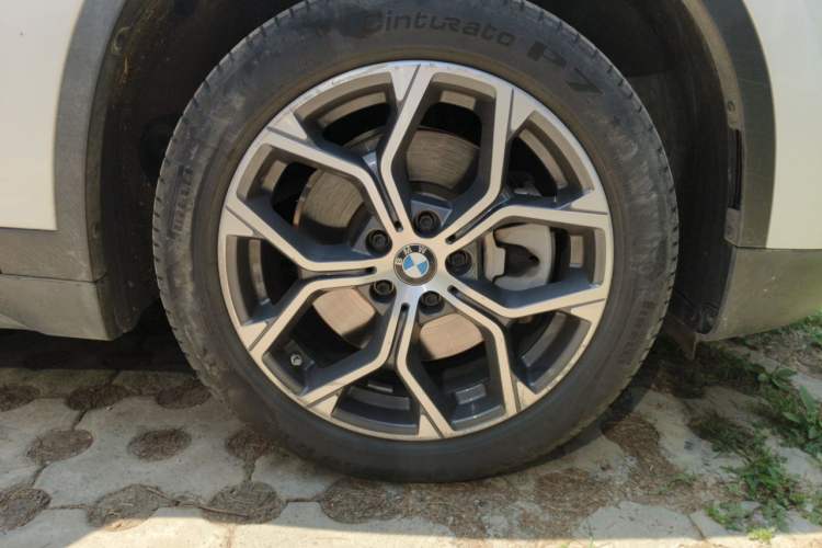 Used BMW X1 2022 sDrive25Li Leading Model Right Front Wheel Hub