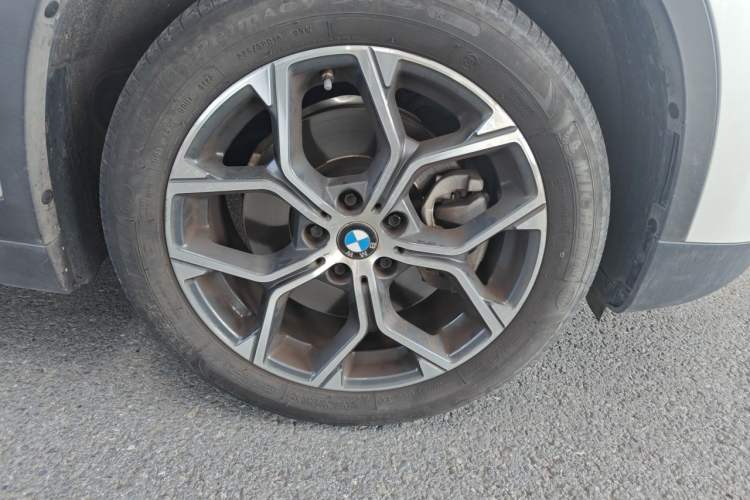 Used BMW X1 2022 sDrive25Li Leading Model Right Front Wheel Hub