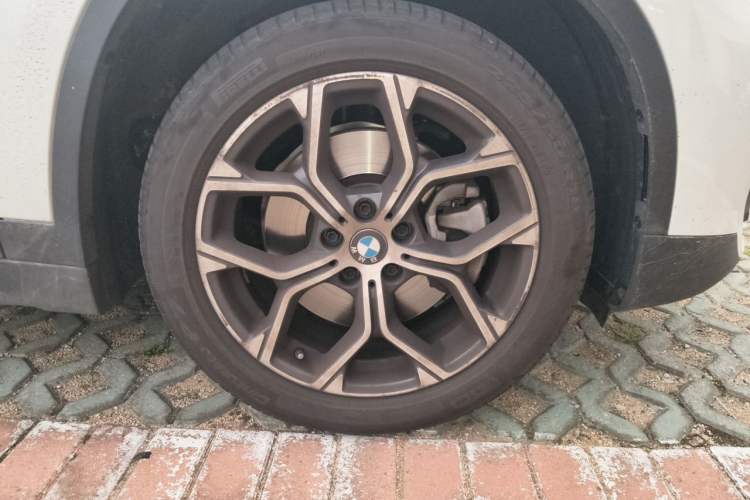 Used BMW X1 2022 sDrive25Li Leading Model Right Front Wheel Hub