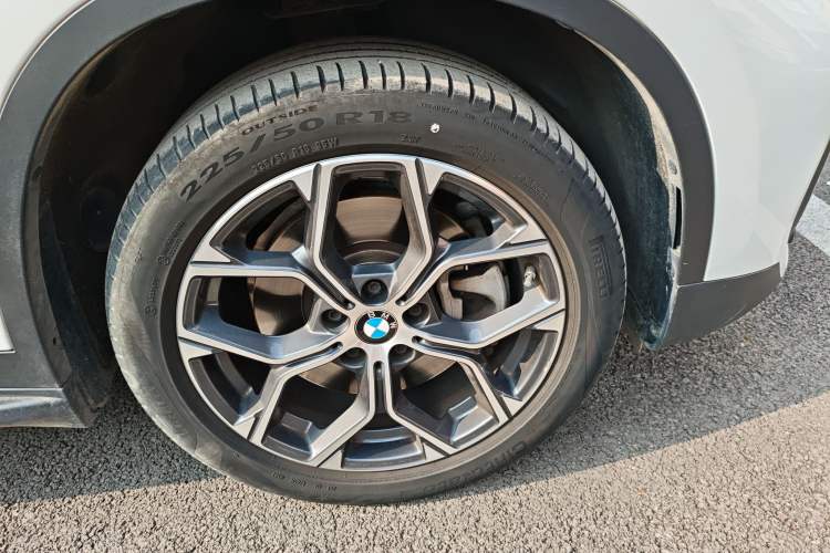 Used BMW X1 2022 sDrive25Li Leading Model Right Front Wheel Hub