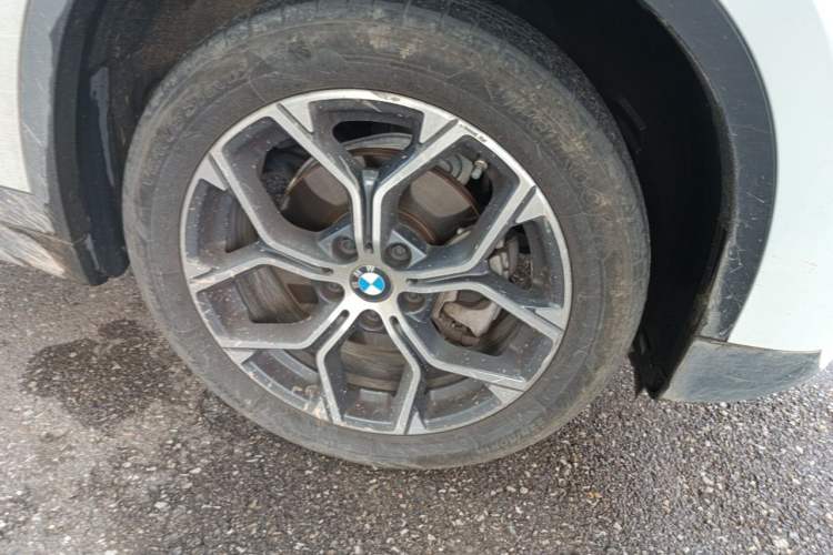 Used BMW X1 2022 sDrive20Li Fashion Model Right Front Wheel Hub