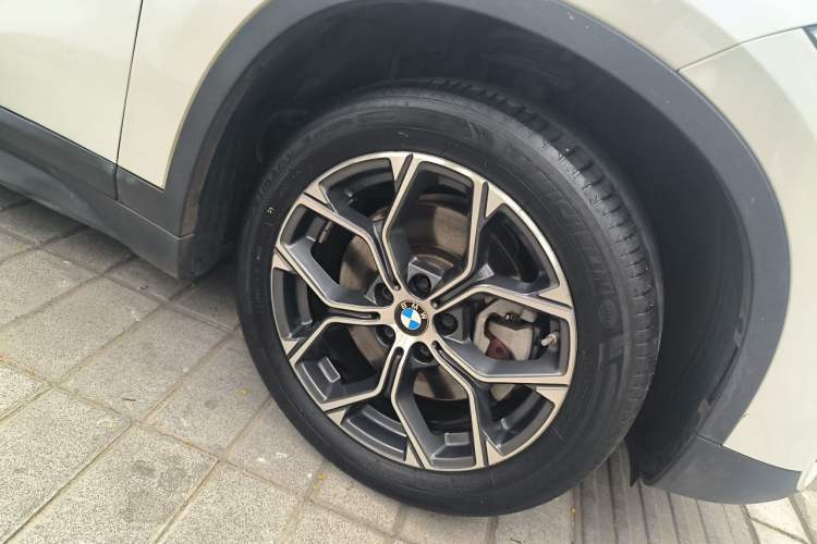 Used BMW X1 2022 sDrive25Li Leading Model Right Front Wheel Hub