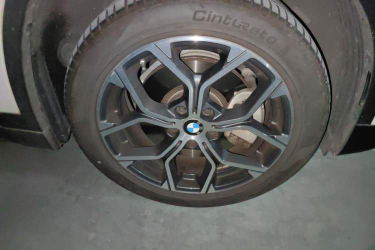 Used BMW X1 2022 sDrive25Li Leading Model Right Front Wheel Hub